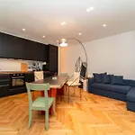 Nivola House, Bilocale Su Tre Livelli E Terrazzo