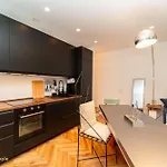 Nivola House, Bilocale Su Tre Livelli E Terrazzo